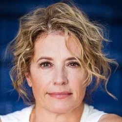 Nancy Travis